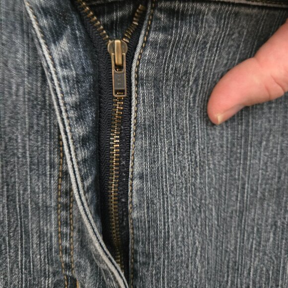 Penningtons Chicago Fit 5-Pocket Grey Denim Jeans (26W) - Picture 6 of 8